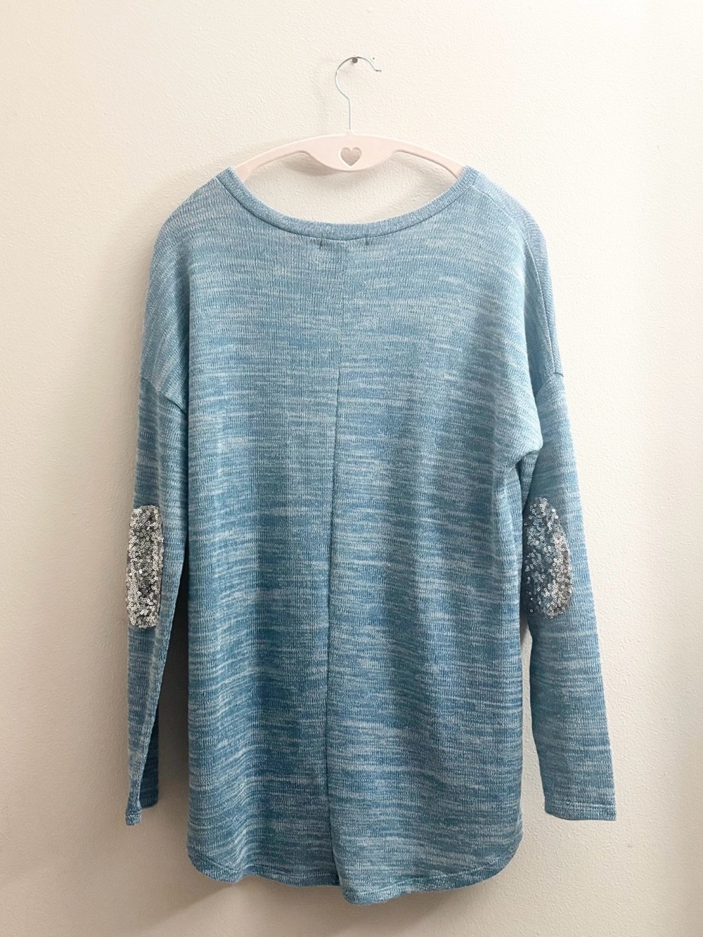 5/$25 🩷 Signature Studio Sky Blue Knit Sequin Pullover